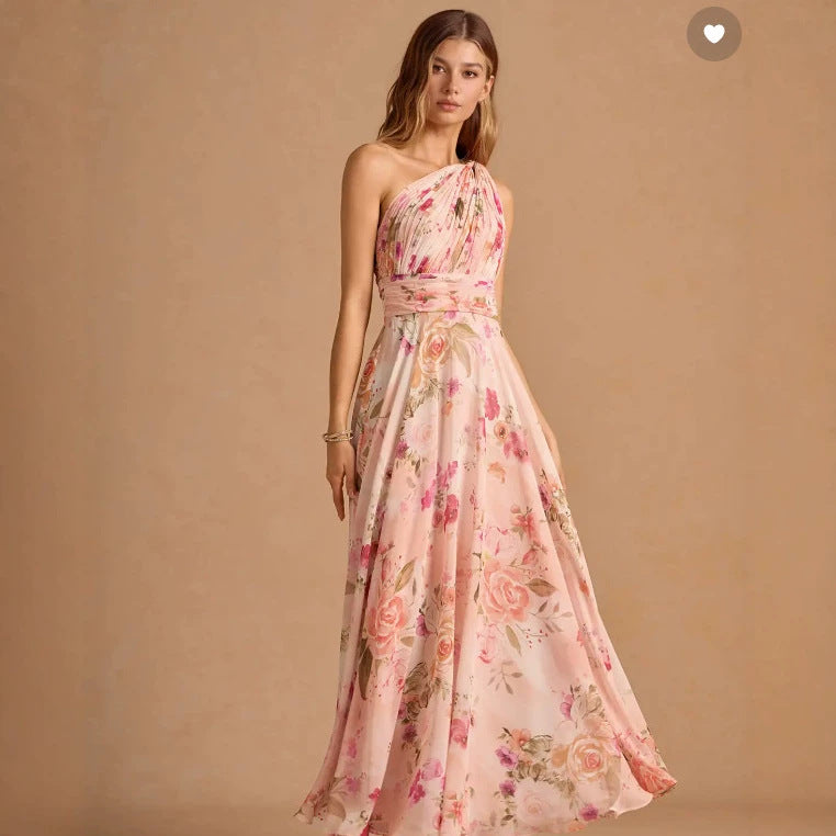 Vestido largo de un solo hombro color rosa empolvado